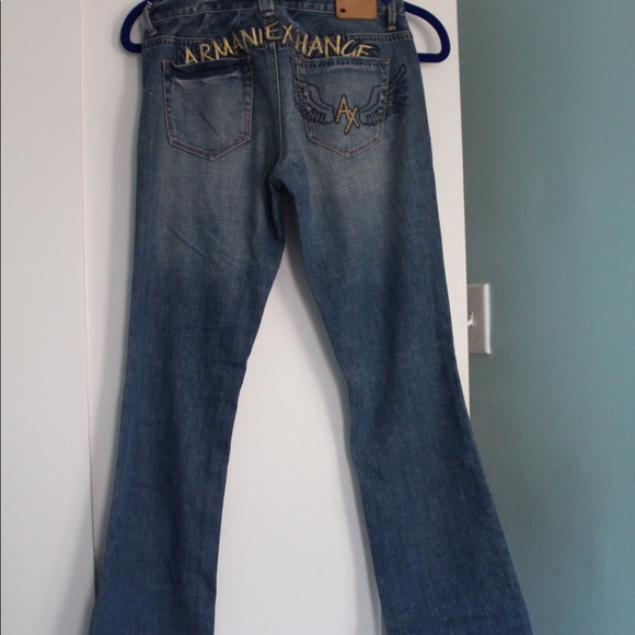 Distressed jeans - Picture 1 of 2